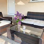 Tatil Evi Weinquartier Kalter Huegel 70 Qm Garten Lagerfeuer Pool Terrasse Parkplatz *