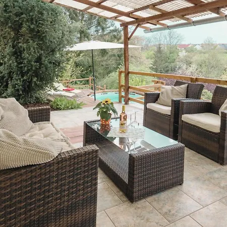 Weinquartier Kalter Huegel 70 Qm Garten Lagerfeuer Pool Terrasse Parkplatz *