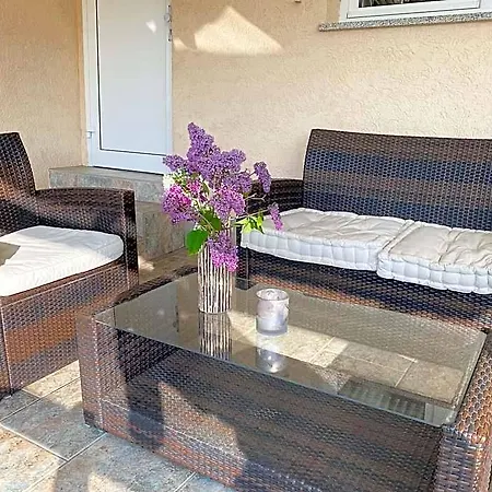 Dom wakacyjny Weinquartier Kalter Huegel 70 Qm Garten Lagerfeuer Pool Terrasse Parkplatz Naumburg (Saale)