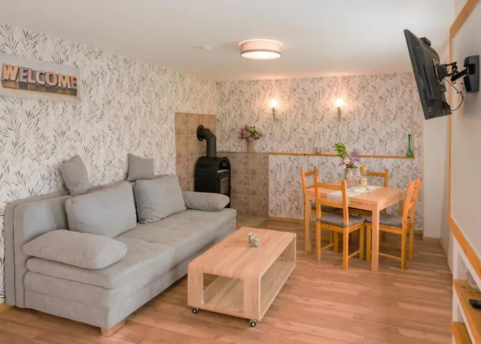 Nyaraló Weinquartier Kalter Huegel 70 Qm Garten Lagerfeuer Pool Terrasse Parkplatz *